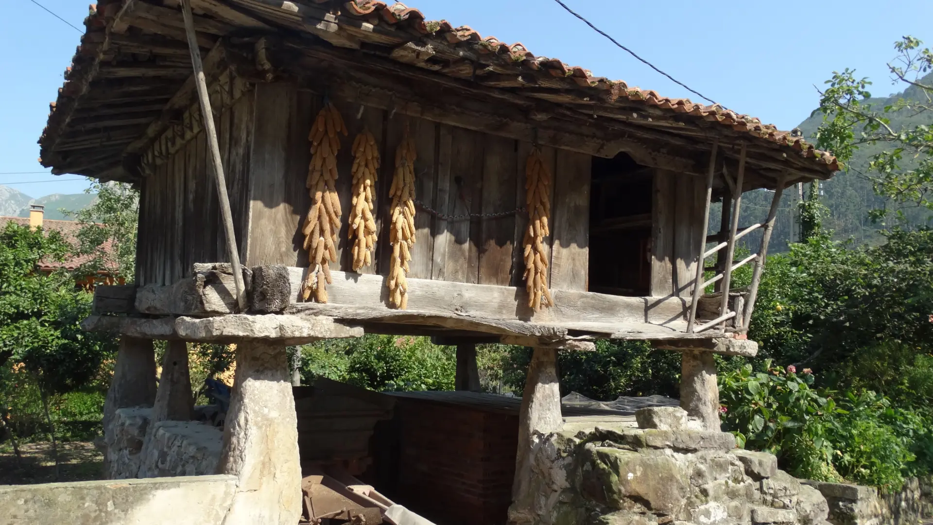 Asturias permitirá usos turísticos y hosteleros en los hórreos para frenar su abandono