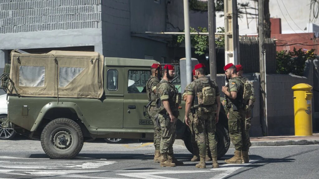 Detenido un migrante tras intentar apuñalar a un militar en Ceuta Detenido un migrante tras intentar apuñalar a un militar en Ceuta