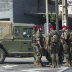 Detenido un migrante tras intentar apuñalar a un militar en Ceuta Detenido un migrante tras intentar apuñalar a un militar en Ceuta
