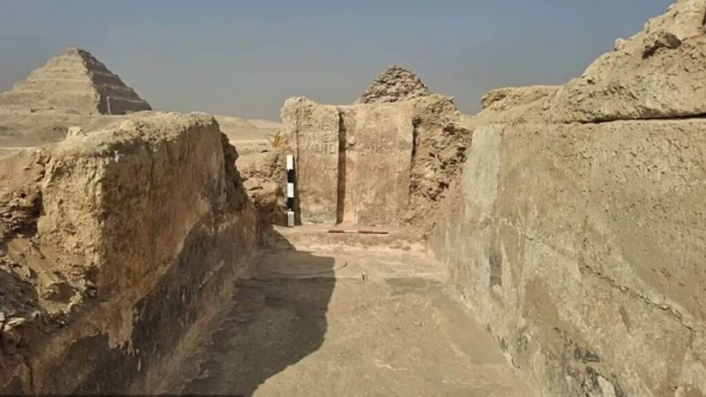 Hallan en Egipto la tumba de 4.000 años de antigüedad del «guardián de los secretos del rey», con un misterioso «portal al más allá» Hallan en Egipto la tumba de 4.000 años de antigüedad del «guardián de los secretos del rey», con un misterioso «portal al más allá»