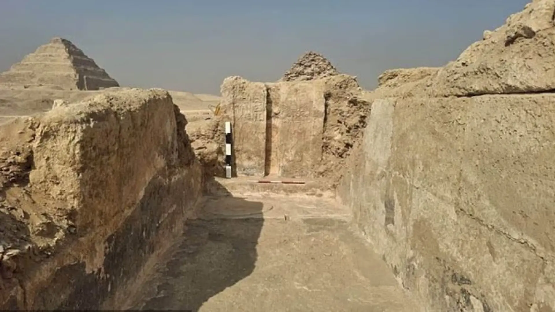 Hallan en Egipto la tumba de 4.000 años de antigüedad del «guardián de los secretos del rey», con un misterioso «portal al más allá» Hallan en Egipto la tumba de 4.000 años de antigüedad del «guardián de los secretos del rey», con un misterioso «portal al más allá»