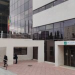 Investigados cinco médicos y cuatro teleoperadoras por la muerte de una estudiante en su piso en Granada Investigados cinco médicos y cuatro teleoperadoras por la muerte de una estudiante en su piso en Granada