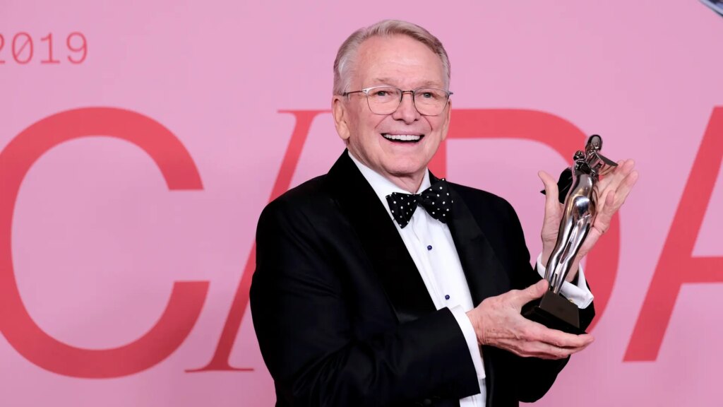 Muere Bob Mackie, el diseñador de las estrellas y creador del icónico ‘vestido desnudo’ de Marilyn Monroe