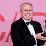 Muere Bob Mackie, el diseñador de las estrellas y creador del icónico ‘vestido desnudo’ de Marilyn Monroe Muere Bob Mackie, el diseñador de las estrellas y creador del icónico ‘vestido desnudo’ de Marilyn Monroe