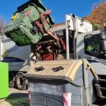 Muere atrapado en un camión de basura un hombre que se había ocultado en un contenedor tras cometer un hurto
