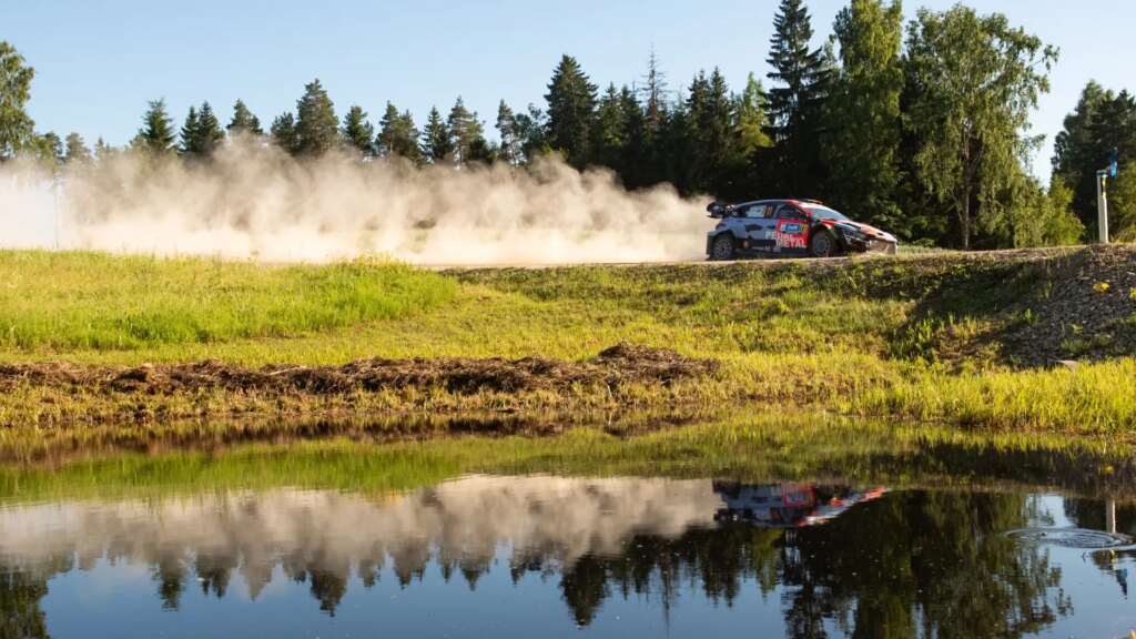 Muere una copiloto de 20 años tras incendiarse su coche en el Rally Villa de Llanes Muere una copiloto de 20 años tras incendiarse su coche en el Rally Villa de Llanes