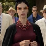 Netflix adapta a Pérez-Reverte con un clásico misterio de círculo cerrado que se ve en un suspiro