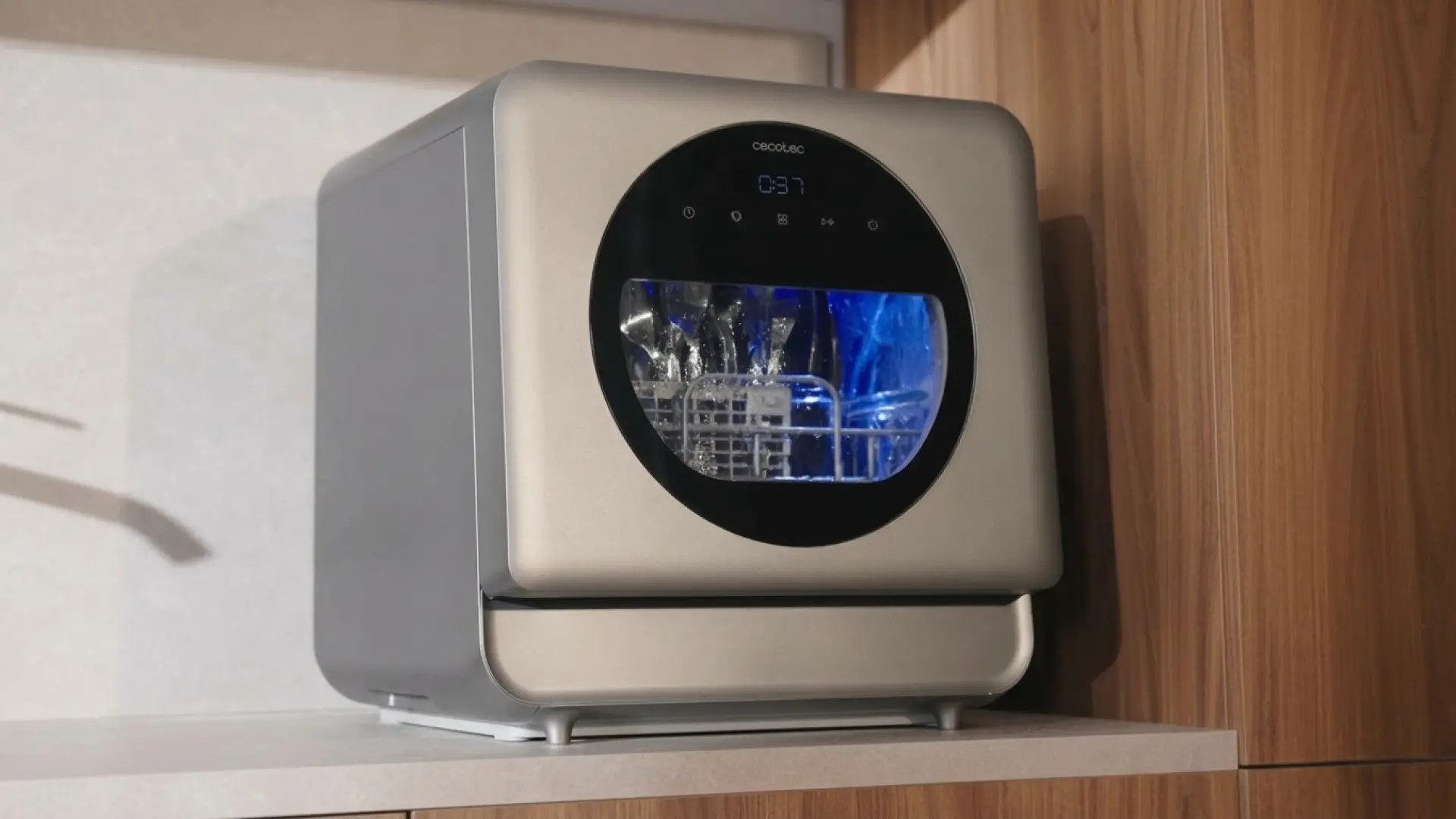 No tengo mucho sitio en casa, pero este lavavajillas ‘mini’ me cabe y no necesita instalación No tengo mucho sitio en casa, pero este lavavajillas ‘mini’ me cabe y no necesita instalación