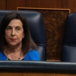 Robles, verso suelto del Gobierno, logra convertirse en la ministra de Defensa más longeva de la democracia Robles, verso suelto del Gobierno, logra convertirse en la ministra de Defensa más longeva de la democracia