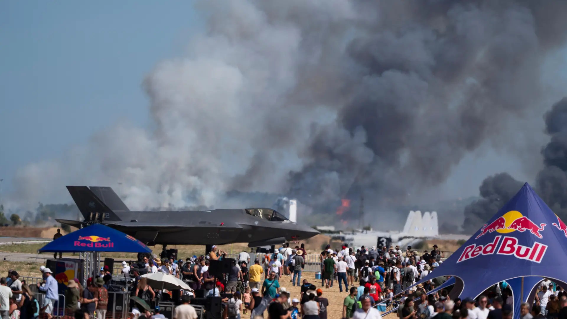 Se estrella un avión de combate en una exhibición aérea en Grecia Se estrella un avión de combate en una exhibición aérea en Grecia