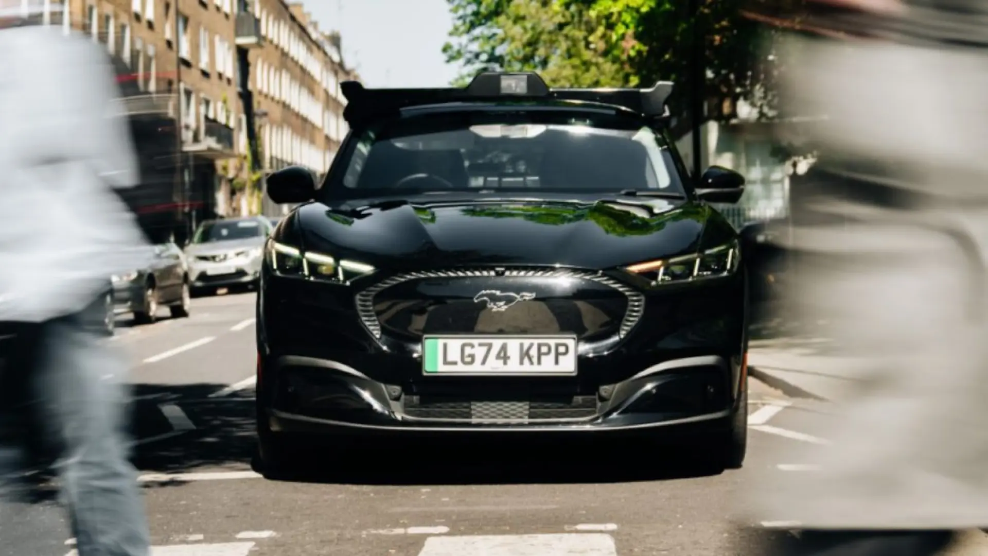 Uber y Wayve estrenan sus primeros viajes en coches autónomos por Londres