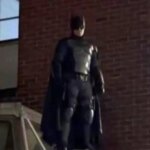 Un hombre disfrazado de Batman persigue a un ladrón y recupera un bolso robado Un hombre disfrazado de Batman persigue a un ladrón y recupera un bolso robado