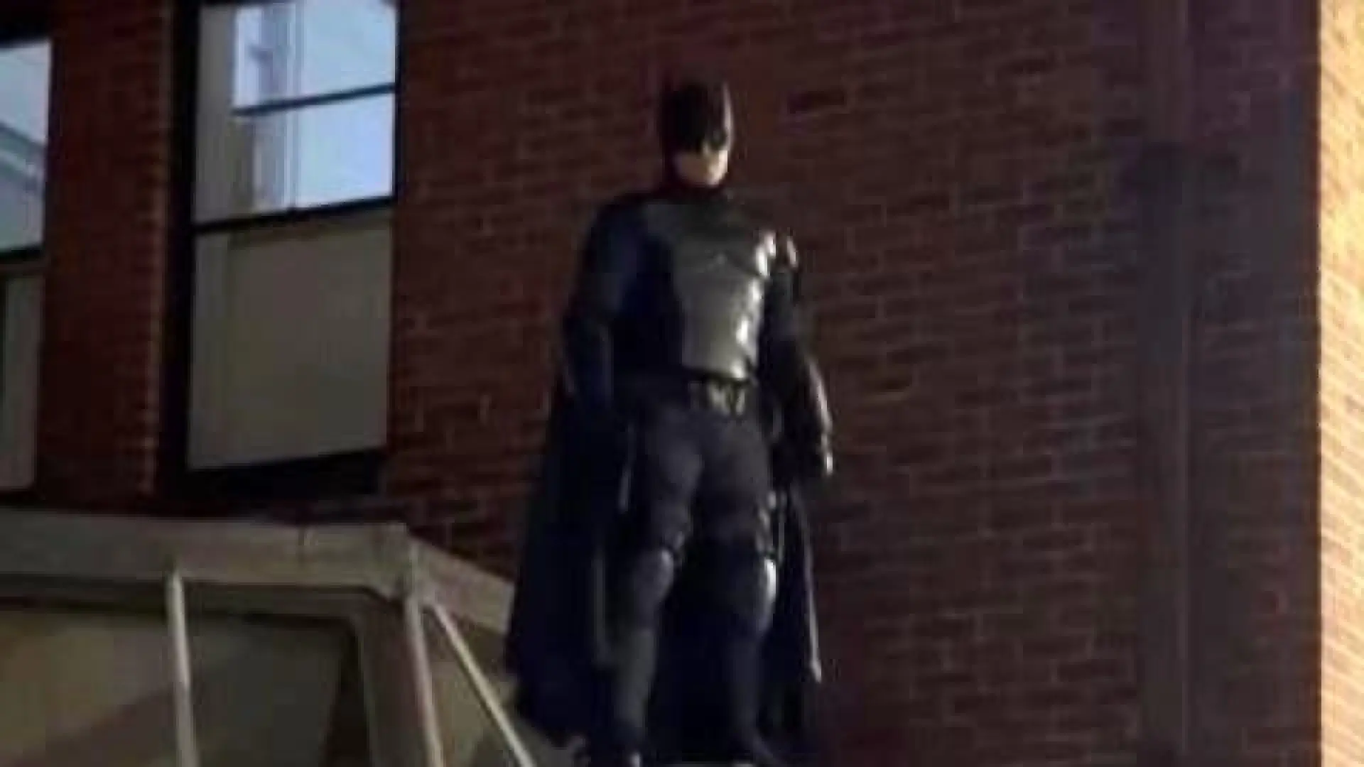 Un hombre disfrazado de Batman persigue a un ladrón y recupera un bolso robado Un hombre disfrazado de Batman persigue a un ladrón y recupera un bolso robado