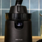 el exprimidor de Cecotec básico en cualquier cocina