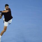 Novak Djokovic conquista en Pekín su primer título del año tras la retirada de Alex de Miñaur Novak Djokovic conquista en Pekín su primer título del año tras la retirada de Alex de Miñaur