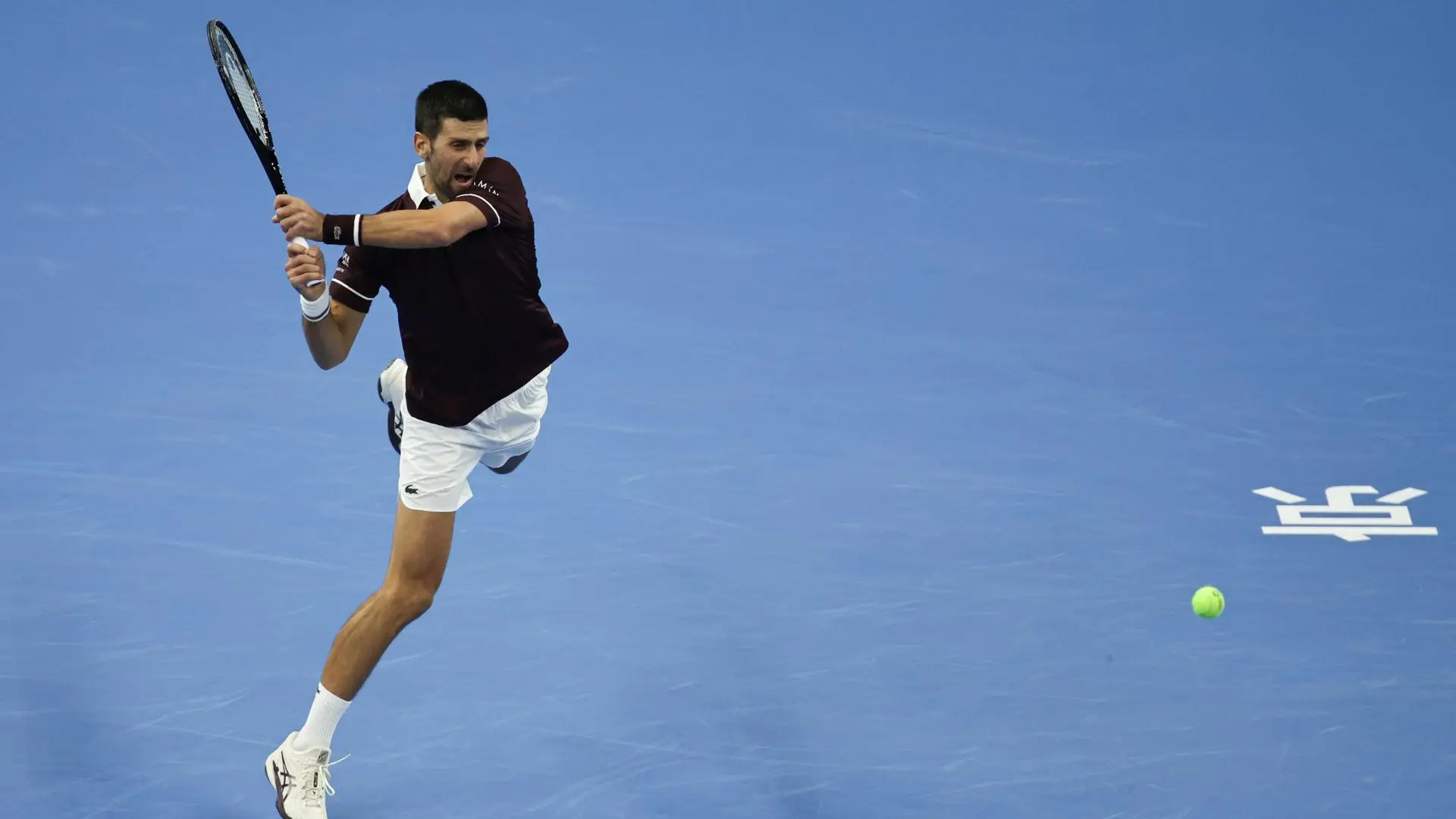 Novak Djokovic conquista en Pekín su primer título del año tras la retirada de Alex de Miñaur Novak Djokovic conquista en Pekín su primer título del año tras la retirada de Alex de Miñaur